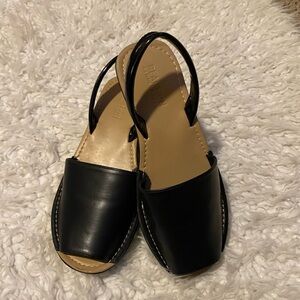Clearance Kenneth Cole size 7 Black leather sandals NEW